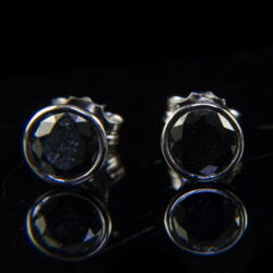 Picture 2/4 -Pair of gold stud earrings with black diamonds