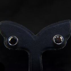 Picture 4/4 -Pair of gold stud earrings with black diamonds