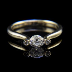 Kép 2/5 - Szoliter jellegű modern gyémántgyűrű
