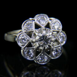 Kép 2/5 - Rozetta fazonú gyémánt köves fehérarany gyűrű