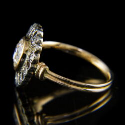 Picture 3/4 -Rosette-shaped gold ring for women with a drop-shaped diamond