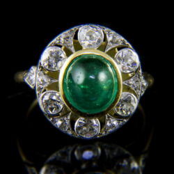 Picture 2/5 -Yellow gold ring with cabochon emerald and diamonds