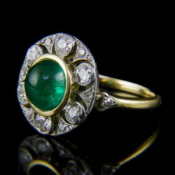 Picture 3/5 -Yellow gold ring with cabochon emerald and diamonds