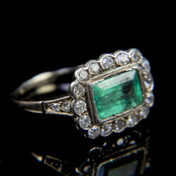 Picture 1/5 -Rosetta-style women's ring with green glass and diamonds