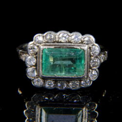 Picture 2/5 -Rosetta-style women's ring with green glass and diamonds