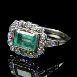 Picture 3/5 -Rosetta-style women's ring with green glass and diamonds