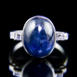 Picture 2/5 -Sapphire ring with diamonds