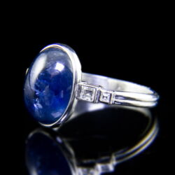 Picture 3/5 -Sapphire ring with diamonds