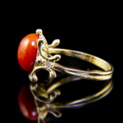 Picture 4/5 -Ring with coral and diamonds