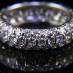 Kép 2/2 - Fehérarany gyűrű három sorban gyémántokkal