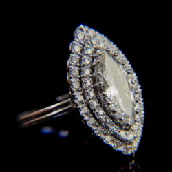 Picture 1/3 -Rosette-style diamond ring with navette-cut diamond