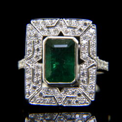 Kép 2/5 - Gyűrű smaragddal achtkant gyémántokkal
