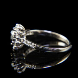 Kép 4/5 - Rozetta fazonú fehérarany gyűrű fekete gyémánttal