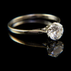 Picture 1/5 -Solitaire-style diamond ring