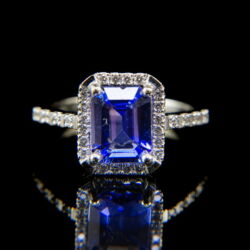 Picture 2/5 -Ring with tanzanite and diamonds