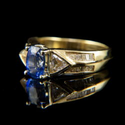 Kép 3/5 - Gyűrű zafírral trillion csiszolású gyémánttal