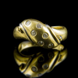 Kép 2/2 - Arany gyűrű apró brillekkel és zafír kövekkel