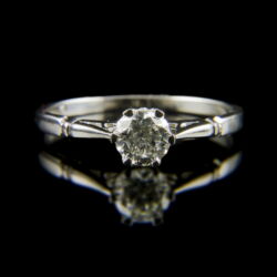 Picture 2/2 -White gold engagement ring with a brilliant-cut diamond (0.50 ct)