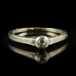 Kép 2/2 - Fehérarany eljegyzési gyűrű régi csiszolású gyémánt kővel (0.10 ct)