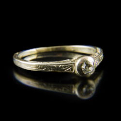 Kép 1/2 - Fehérarany eljegyzési gyűrű régi csiszolású gyémánt kővel (0.10 ct)