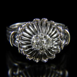Kép 2/2 - Fehérarany gyűrű gyémántkövekkel