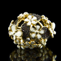 Picture 2/2 -Gold ring with enameled flowers