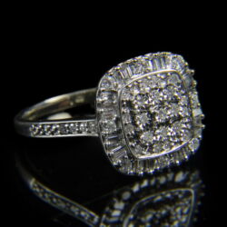 Kép 1/2 - Gyémánt köves fehérarany gyűrű négyszögletes gyűrűfejjel