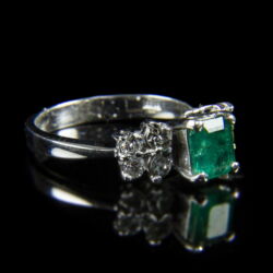 Kép 1/2 - Smaragd briliáns női gyűrű