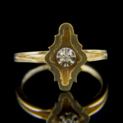 Kép 2/2 - Szoliter fazonú arany eljegyzési gyűrű apró gyémánt kővel