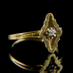 Kép 1/2 - Szoliter fazonú arany eljegyzési gyűrű apró gyémánt kővel