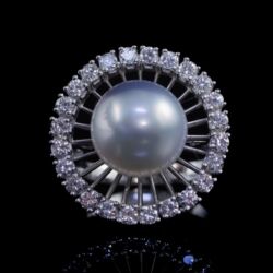 Picture 2/5 -White gold ring with pearls and diamonds