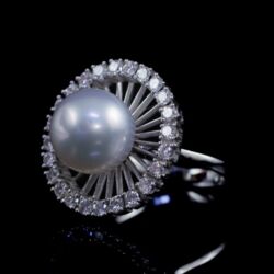 Picture 3/5 -White gold ring with pearls and diamonds