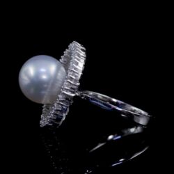 Picture 4/5 -White gold ring with pearls and diamonds