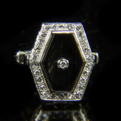 Kép 2/2 - Fehérarany női gyűrű ónix és gyémánt kövekkel