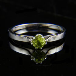 Kép 2/5 - Fehérarany szoliter gyűrű zöld olivin kővel