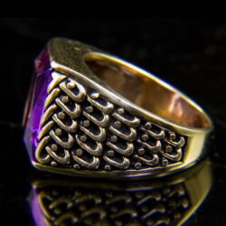 Kép 4/5 - Lila szintetikus ametiszt köves férfi arany pecsétgyűrű