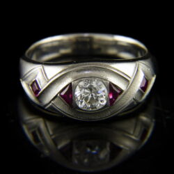 Picture 2/2 -Platinum ring with rubies and diamonds