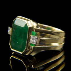 Picture 3/5 -Gold ring for men with emerald and diamonds