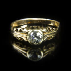 Kép 2/2 - Sárgaarany szoliter gyűrű régi csiszolású gyémánt kővel (0.80 ct)
