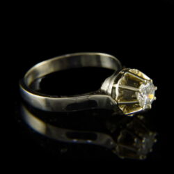 Picture 1/2 -White gold solitaire-style ring with a brilliant-cut diamond (0.40 ct)