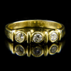 Picture 2/2 -14 K alliance-style yellow gold ring with brilliant-cut diamonds