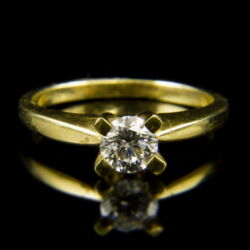 Picture 2/2 -14 K gold engagement ring with brilliant-cut diamond (0.70 ct)