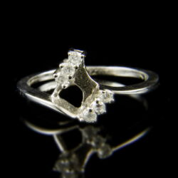 Picture 2/2 -14 K white gold ring with 3-3 brilliant-cut diamonds