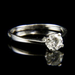 Picture 1/2 -14 K white gold solitaire ring with a brilliant-cut diamond (0.45 ct)