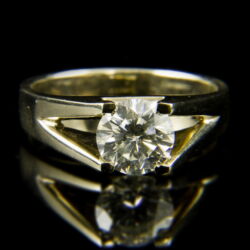 Picture 2/2 -14 K solitaire ring with a brilliant-cut diamond (1.72 ct)