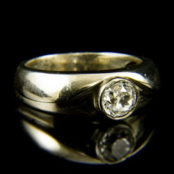 Kép 1/2 - 14 karátos fehérarany szoliter gyűrű régi csiszolású gyémánt kővel (0.72 ct)