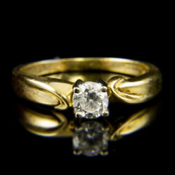 Kép 2/2 - 14 karátos sárgaarany eljegyzési gyűrű briliáns csiszolású gyémánt kővel (0.35 ct)