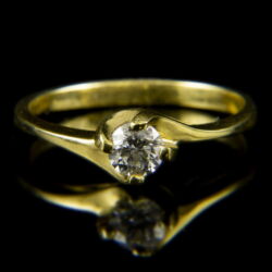 Kép 2/2 - 14 karátos sárgaarany szoliter gyűrű briliáns csiszolású gyémánt kővel (0.40 ct)