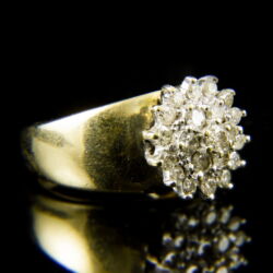 Kép 1/2 - Rozetta fazonú sárgaarany gyűrű gyémánt kövekkel