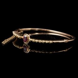 Picture 3/5 -Gold choker with synthetic ruby